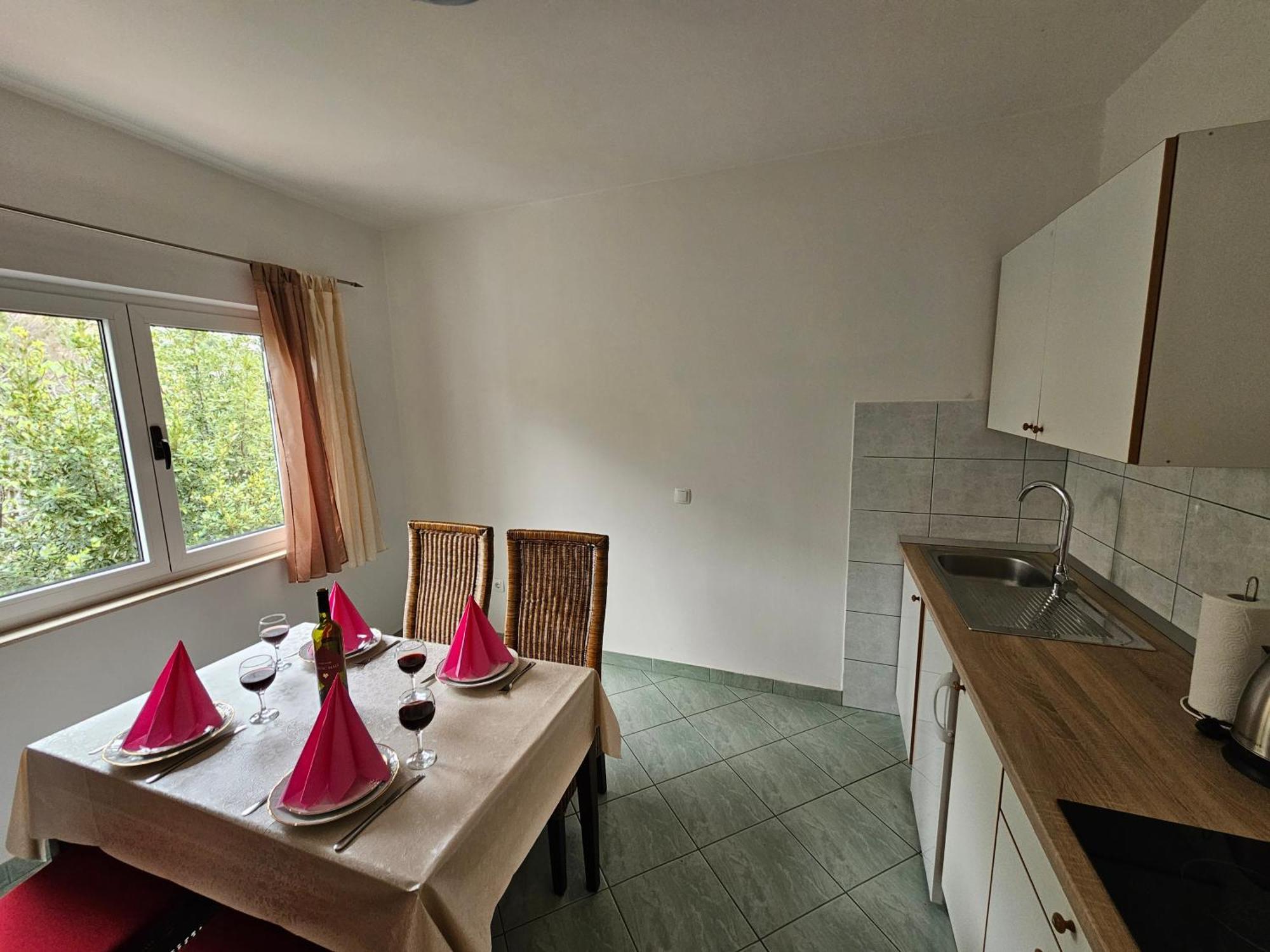 Apartments Kovac Makarska Habitación foto