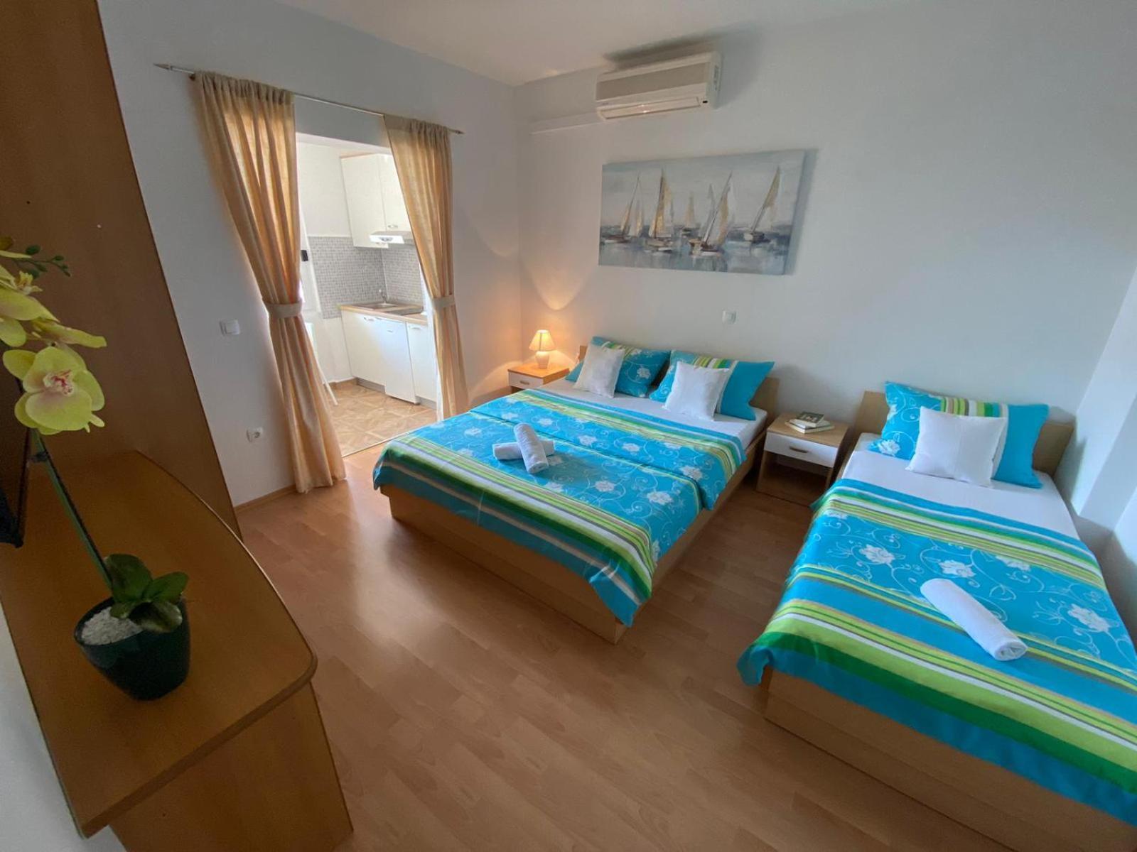 Apartments Kovac Makarska Habitación foto