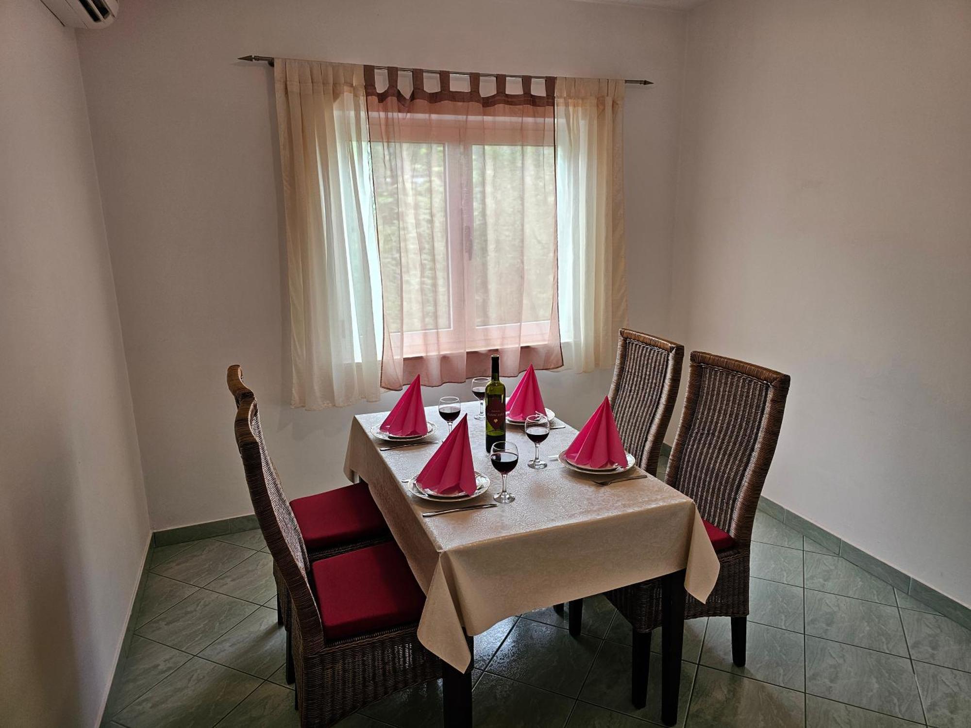 Apartments Kovac Makarska Habitación foto