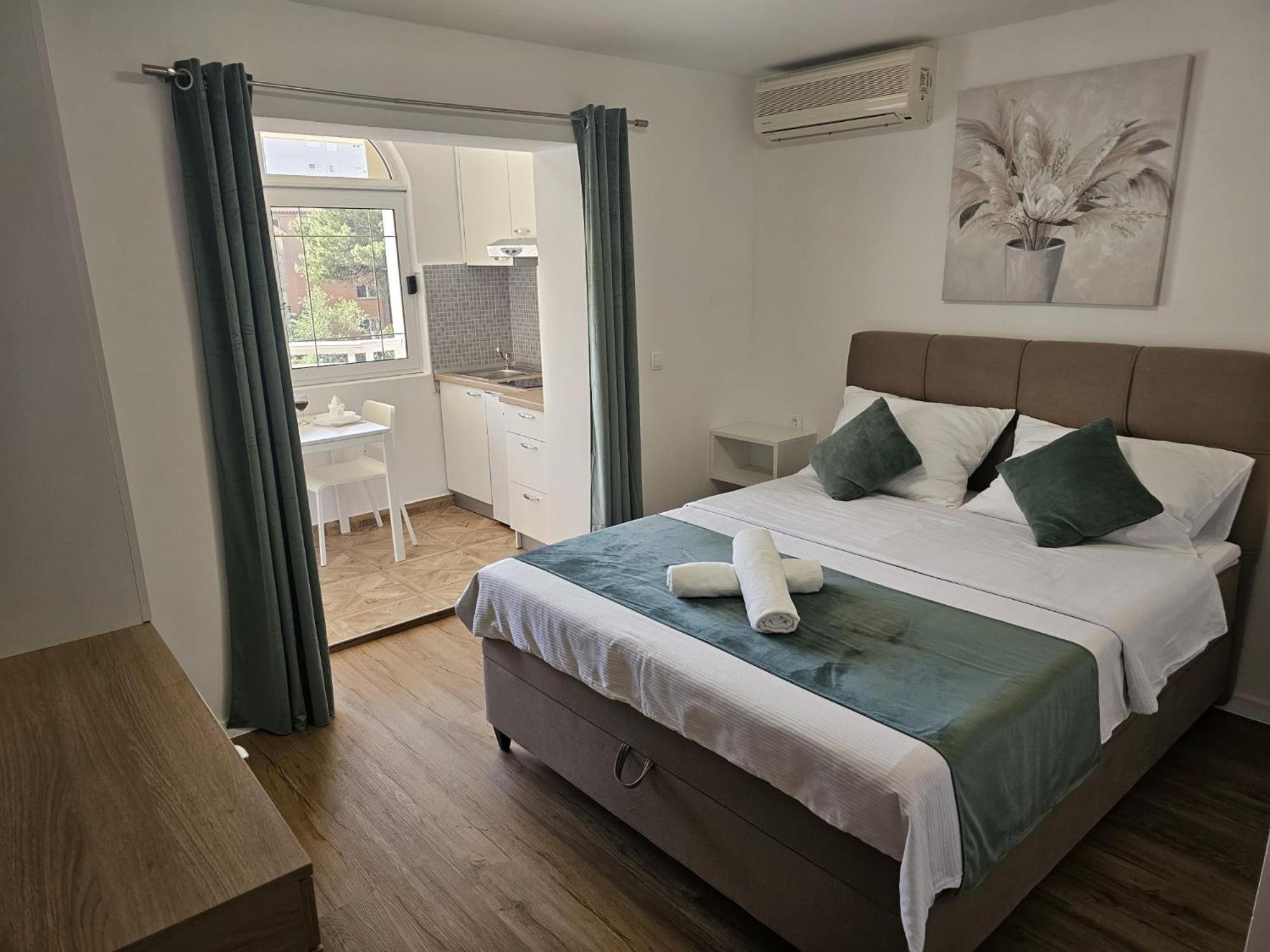 Apartments Kovac Makarska Habitación foto
